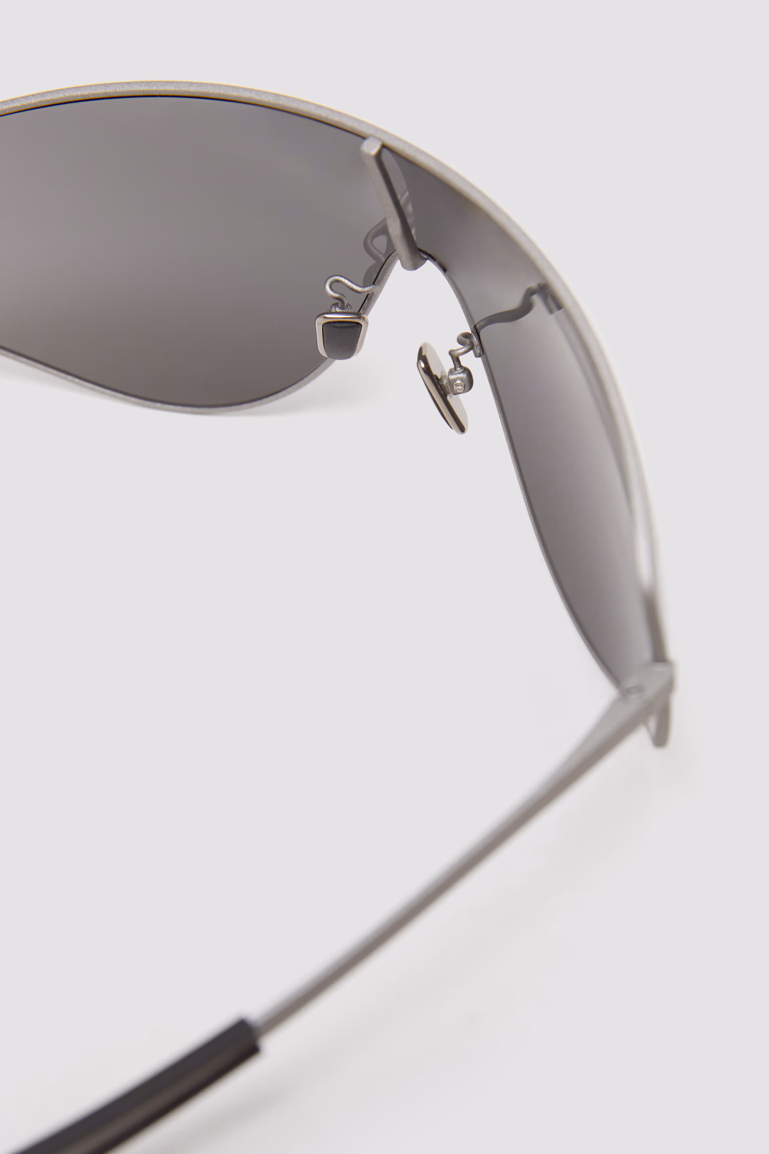 Tanium Pilot Sunglasses MATTE FROZEN Moncler 5